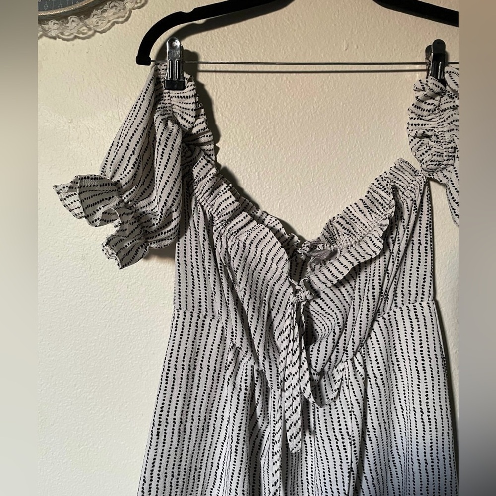 Elegant Striped High Low Dress - Picture 5 of 6